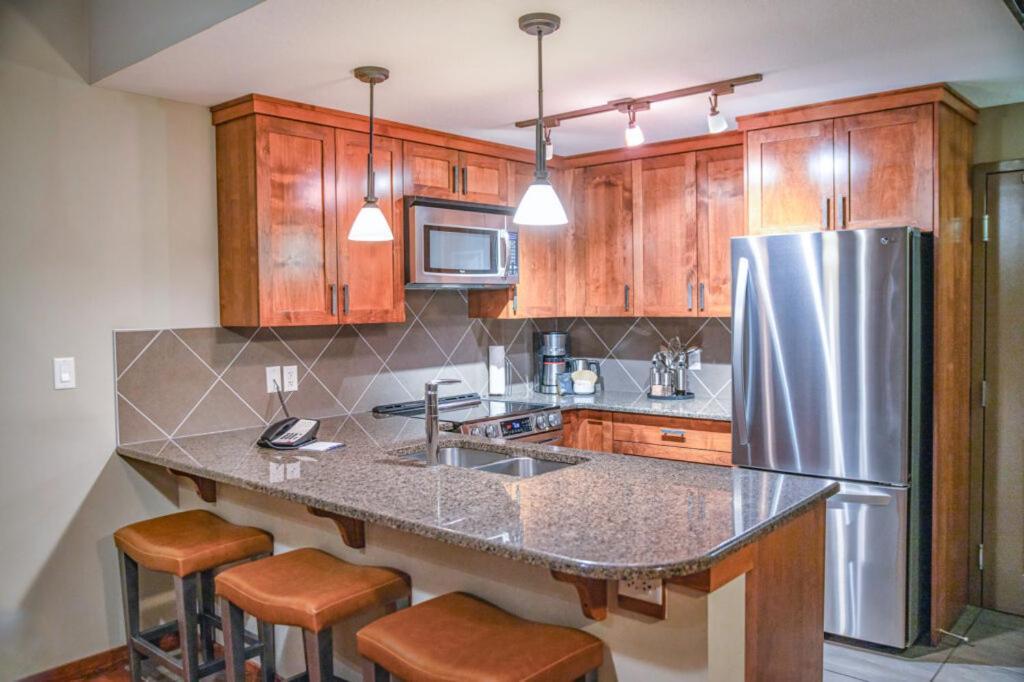 Stoneridge Mountain Resort Канмор Экстерьер фото